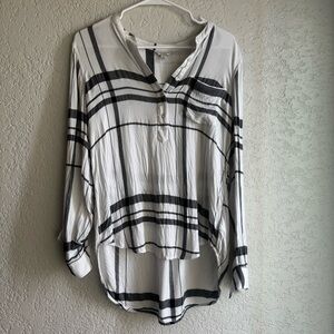 Lucky Brand White Gray Plaid Henley Shirt High Low Pocket Tee Small S